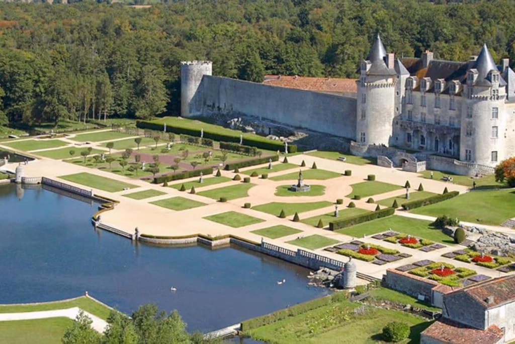 Du Midi De - Charmante Maison De Avec Piscine Chauffee *