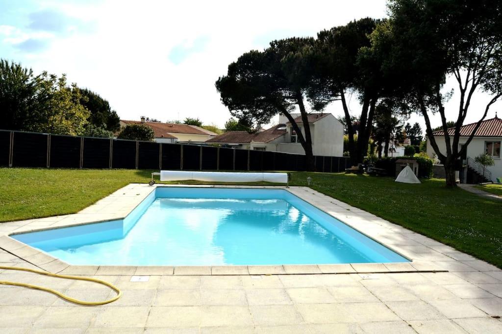 Du Midi De - Charmante Maison De Avec Piscine Chauffee
