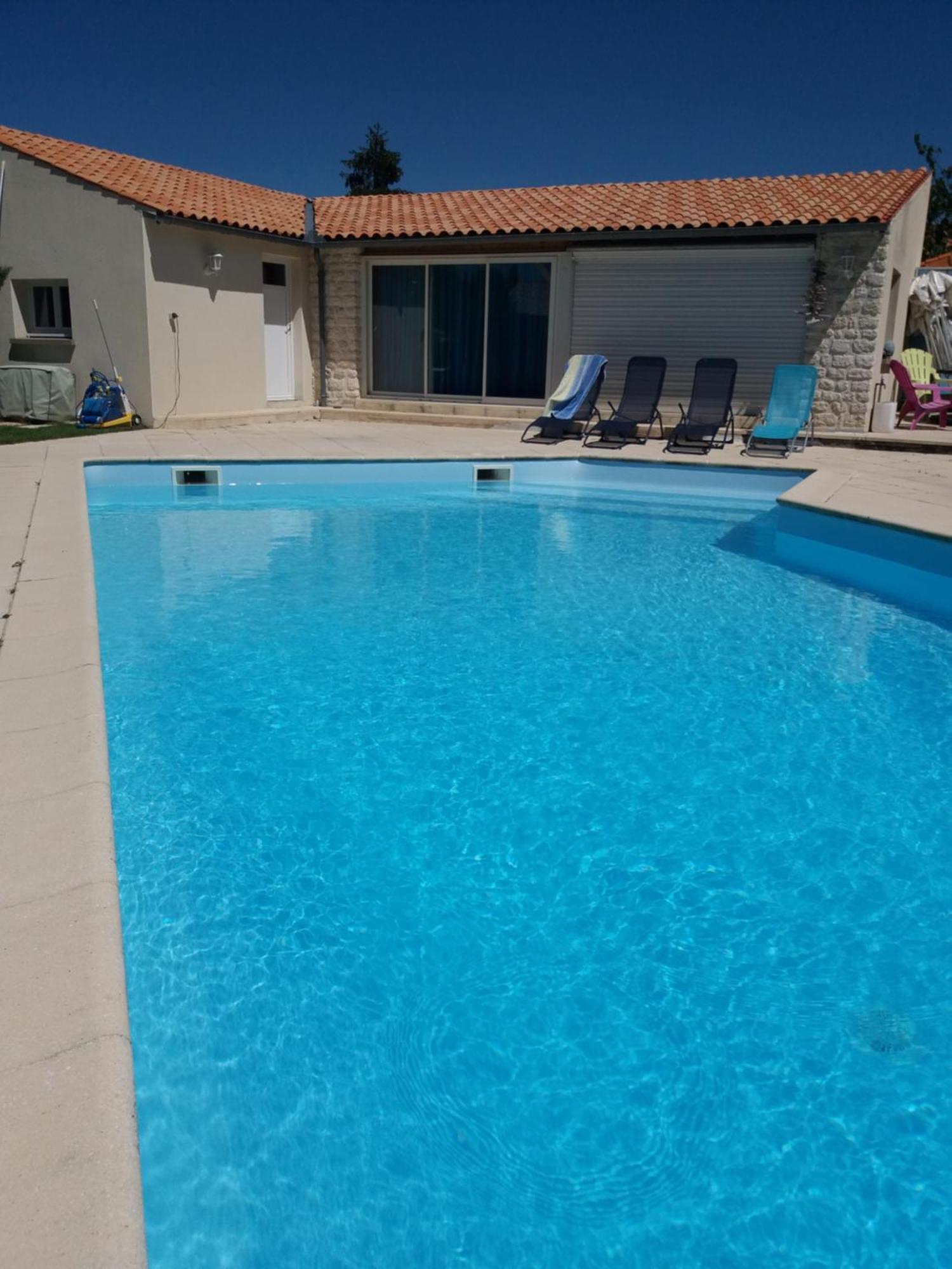 Du Midi De - Charmante Maison De Avec Piscine Chauffee *